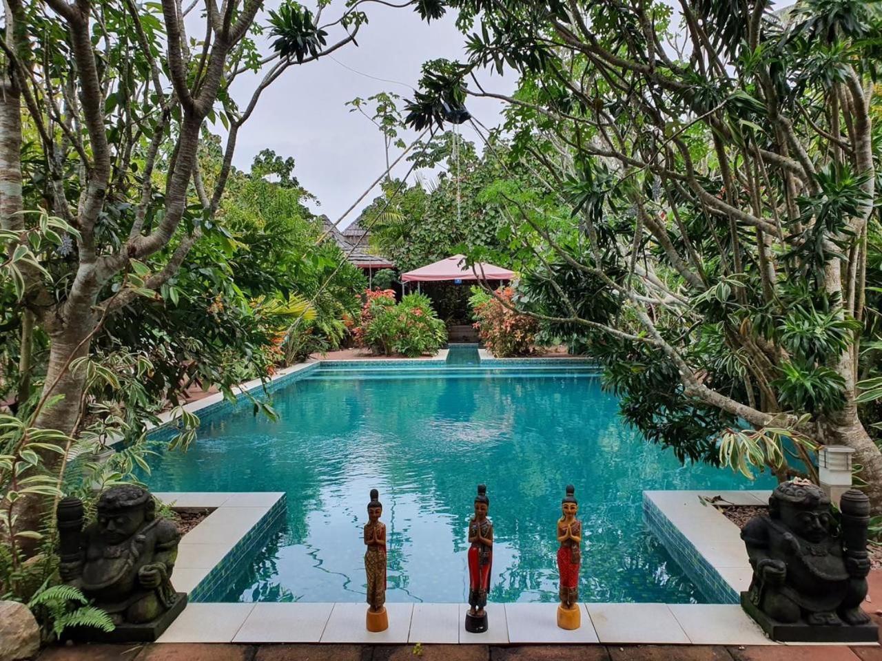 Taman Indah Resort Tamanredjo Exterior foto
